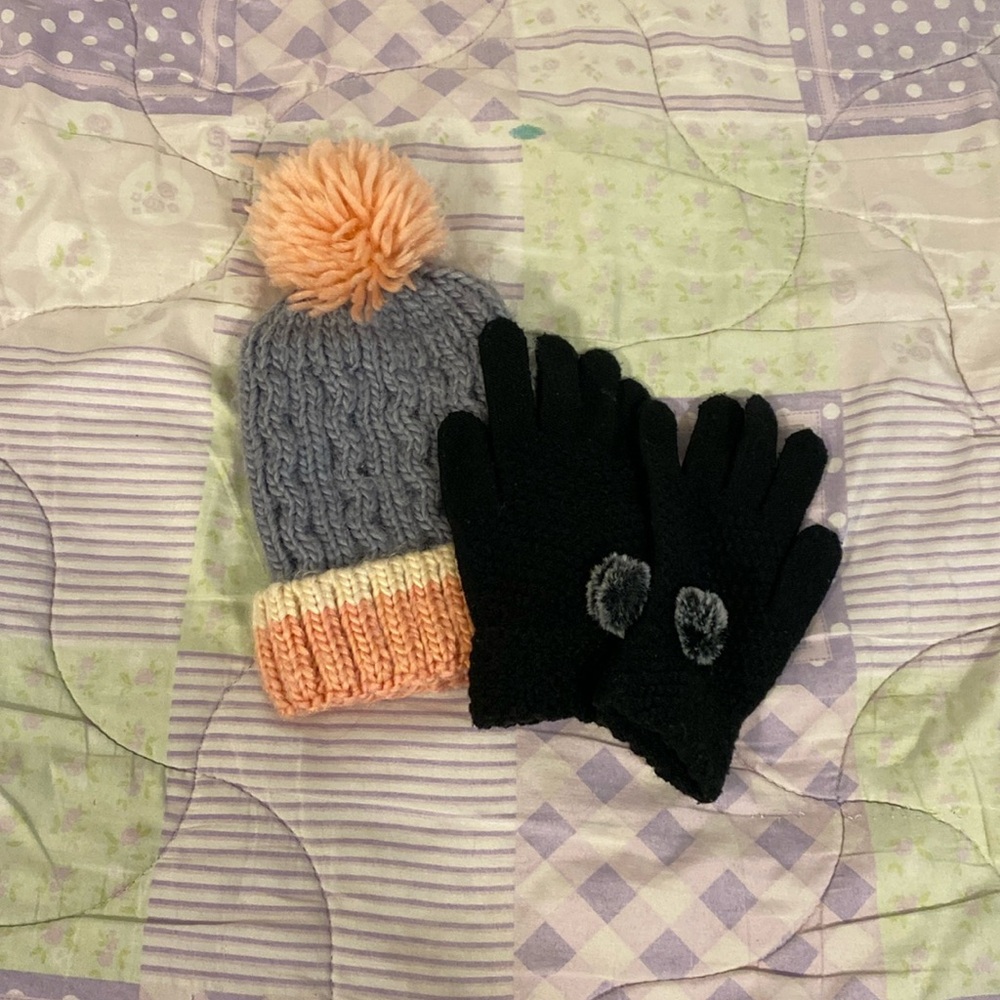 Set of hat and gloves for winter!